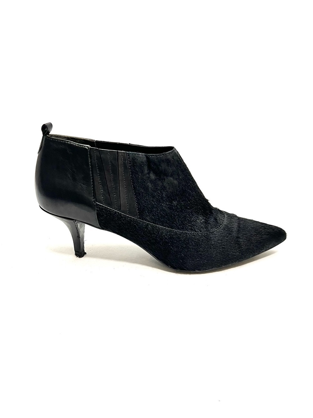 Vintage Y2K black pony hair and leather pointed toe heeled Chelsea booties